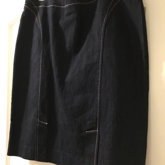 Jean skirt with pink stitching. - Picture 2 of 3